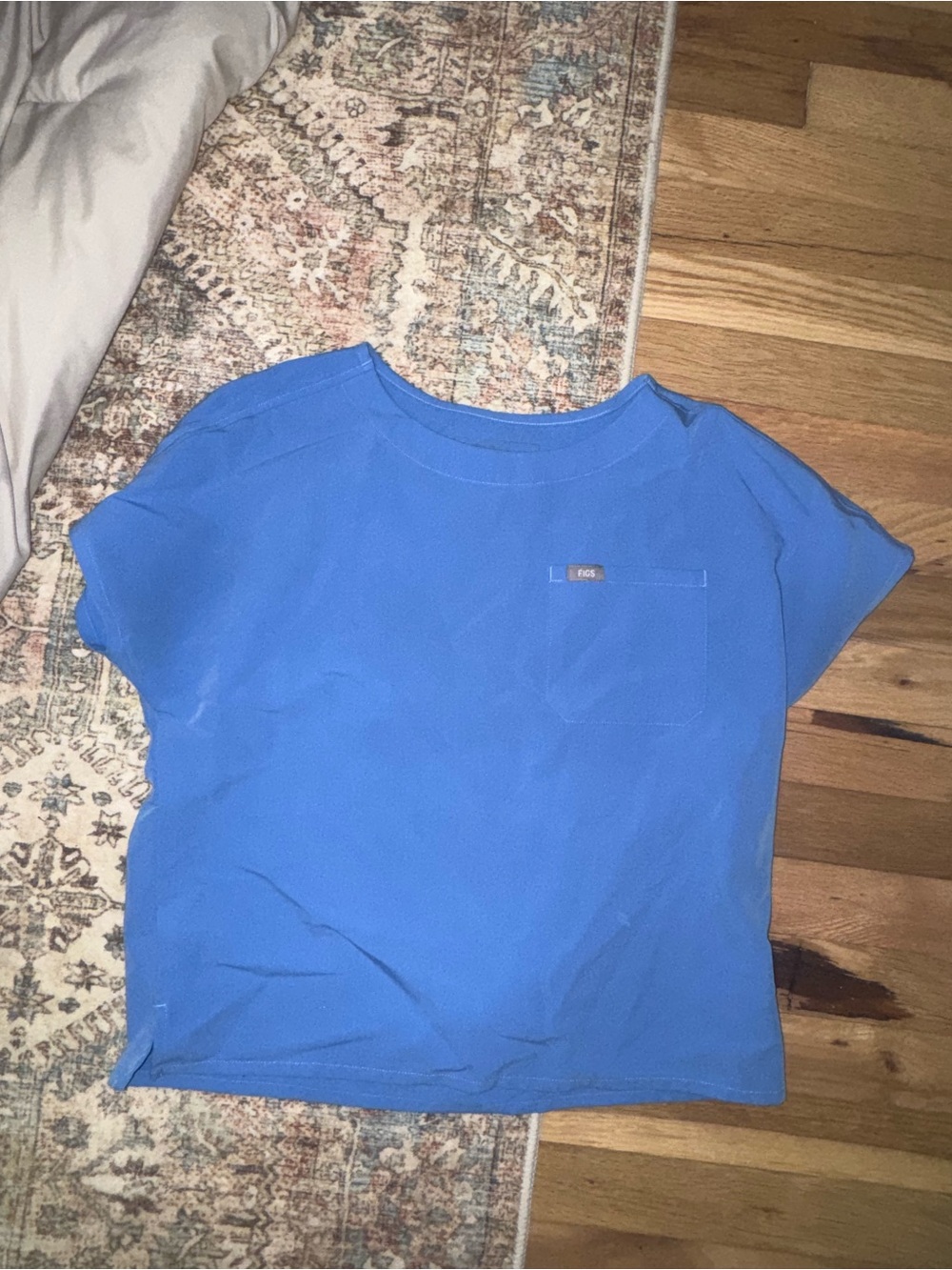 Ceil Blue Short-Sleeve Pocket scrub top